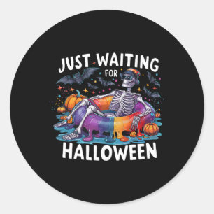 Gerade Gewartet für Halloween Spooky Season Funny Runder Aufkleber