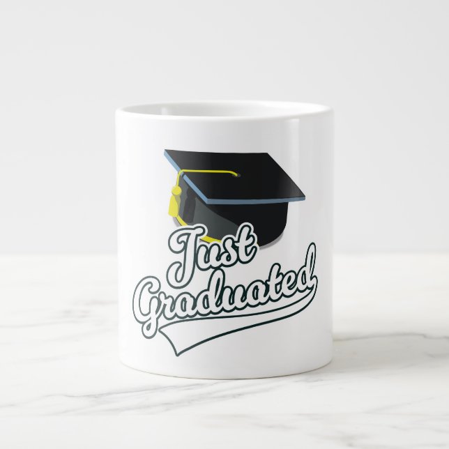 Gerade graduiert!  Jumbo-Tasse (Vorderseite)