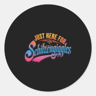 Gerade hier zum Schitzengiggles Funny Beer Day Runder Aufkleber
