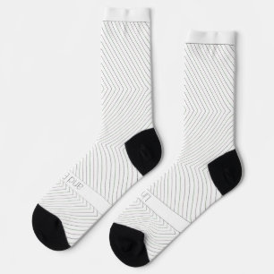 Gerade Linien und Kästchen auf gestreiftem Weiß Socken