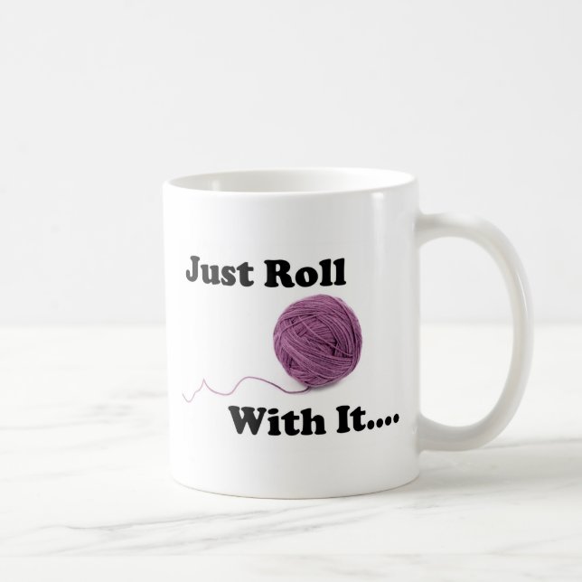 Gerade Rolle mit ihr Kaffeetasse (Rechts)