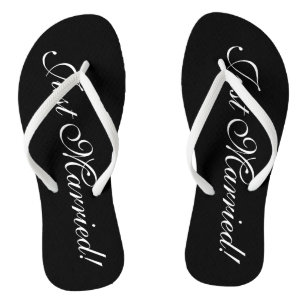 Gerade verheiratet drehen Sie Reinfälle für Braut- Flip Flops