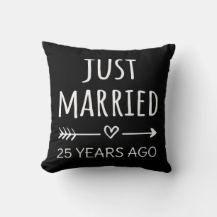 Gerade vor 25 Jahren geheiratet Kissen