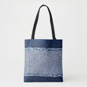 Gerahmte blaue Jeans mit Fransensaum.