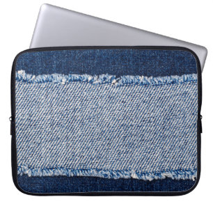 Gerahmte blaue Jeans mit Fransensaum. Laptopschutzhülle