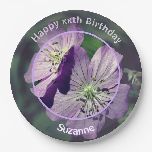 Geranium Blume Personalisiert Happy Birthday Pappteller (Vorderseite)