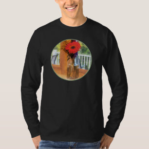 Gerbera-Marguerite am Küchenfenster T-Shirt