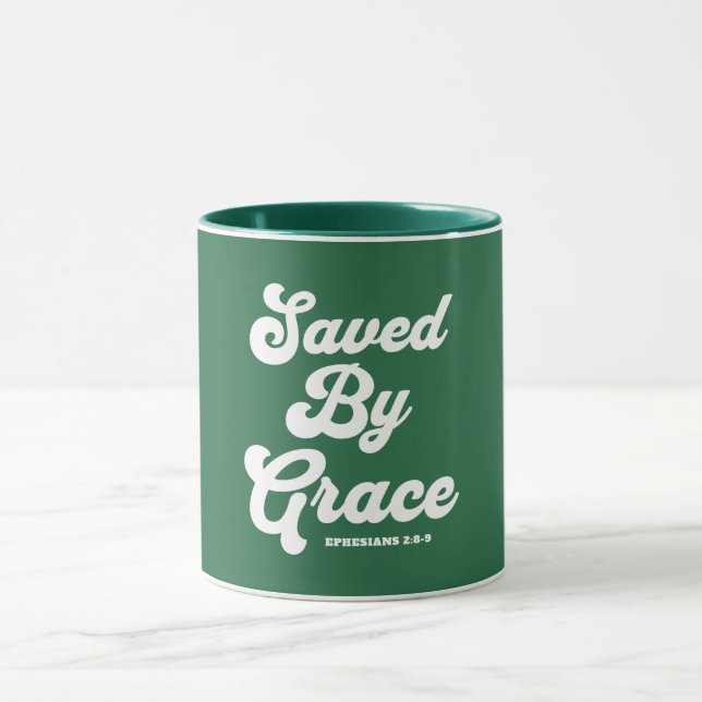 Gerettet von Grace Ephesians 2:8-9 Tasse (Zentrum)