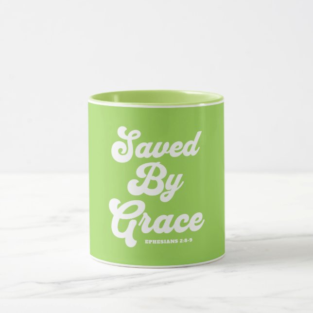 Gerettet von Grace Ephesians 2:8-9 Tasse (Zentrum)