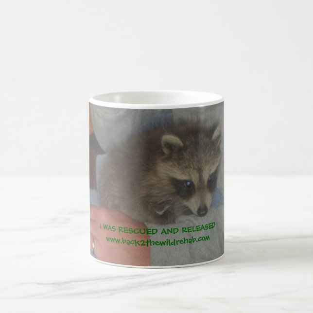 gerettete Baby Raccoon-Tasse Tasse (Mittel)