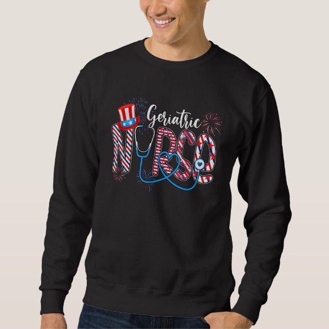 Geriatric Nurse 4th of July Love Heart Stethoscope Sweatshirt (Vorderseite)