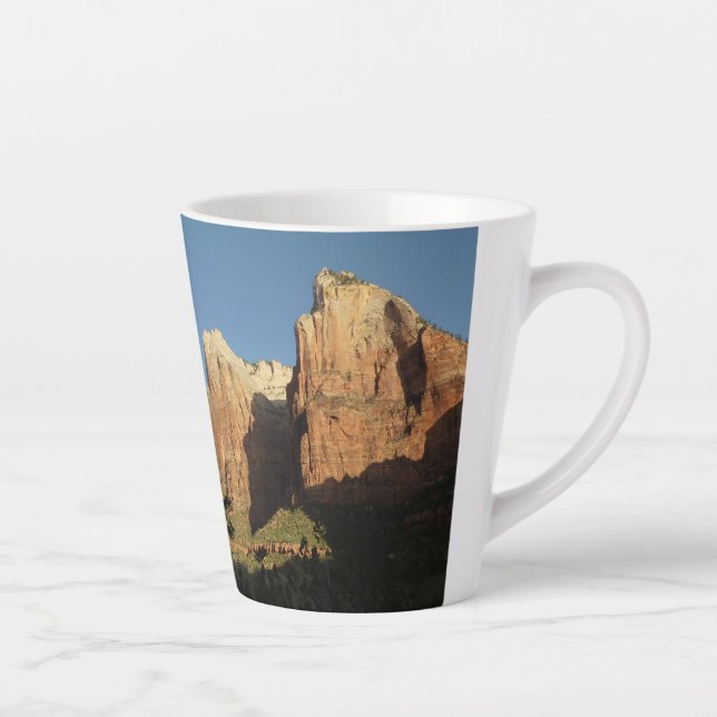 Gerichtshof der Patriarchen I im Zion-Nationalpark Milchtasse (Rechts)