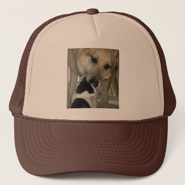 German Shepherd and Kitty Friend Truckerkappe (Vorderseite)
