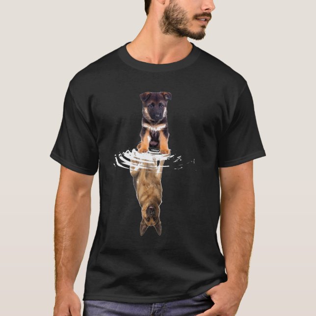 German Shepherd Reflection  Fathers Day Dog T-Shirt (Vorderseite)
