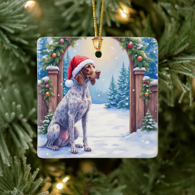 German Shorthaired Pointer Snowy Gate Santa Hat Keramikornament (Baum)