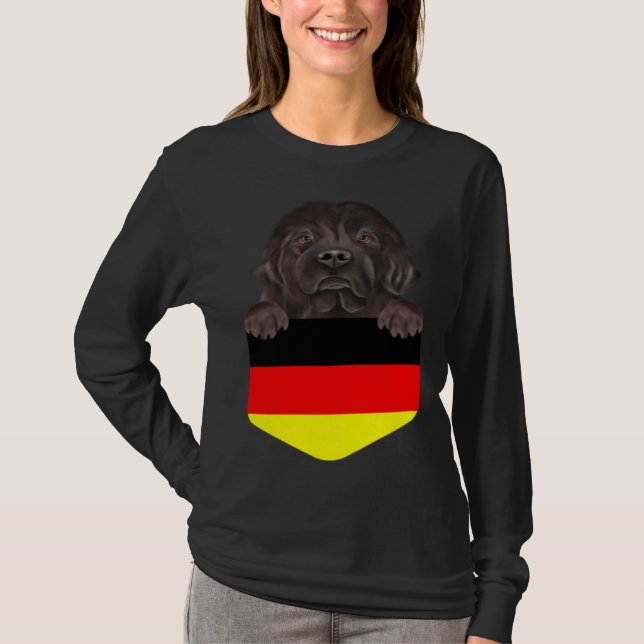Germany Flag Newfoundland Dog In Pocket T-Shirt (Vorderseite)