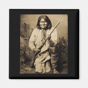 Geronimo mit Gewehr 1886 Magnet