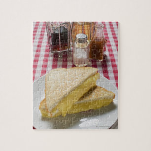 Geröstete Käsesandwiche auf Platte, Essig, Puzzle