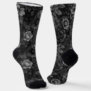 Gerötete Farbtöne der grauen Blüte Socken