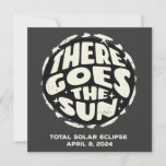 Gesamt Solar Eclipse 2024 Es geht um die Sonne<br><div class="desc">Da ist die Sonne! Dies ist perfekt für jeden,  der die Sonnenfinsternis in den USA,  Kanada oder irgendwohin auf dem Totalpfad 2024 sieht. Enthält eine totale Finsternis-Abbildung mit dem Datum der Finsternis unten. Machen Sie den Tag für immer mit diesem lustigen Design!</div>