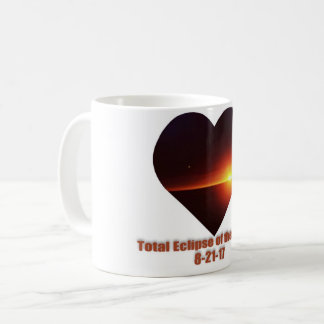 Gesamteklipse der Herz-Kaffee-Tasse Kaffeetasse
