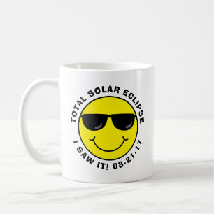 Gesamtsolareklipse cooles Emoji stellen gegenüber Tasse