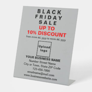 Geschäft Black Friday Angebot auf grauem Sockel-Sc Sockelschild
