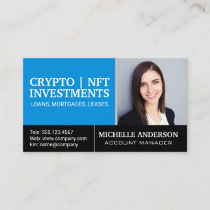 Geschäftsfrau lächelt Unternehmensfinanzierung Visitenkarte