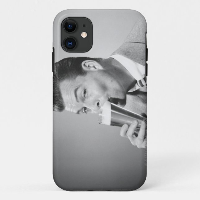 Geschäftsmann trinkt Bier Case-Mate iPhone Hülle (Rückseite)