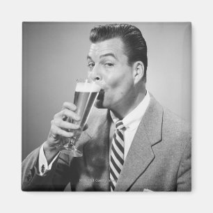 Geschäftsmann trinkt Bier Magnet