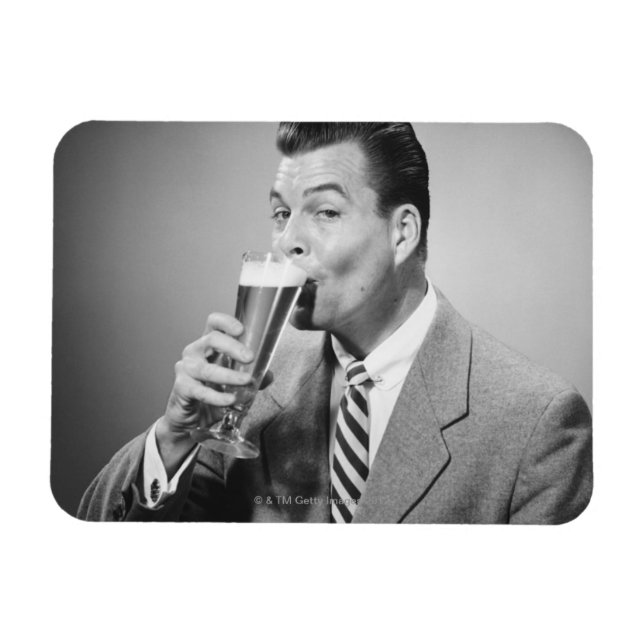 Geschäftsmann trinkt Bier Magnet (Horizontal)