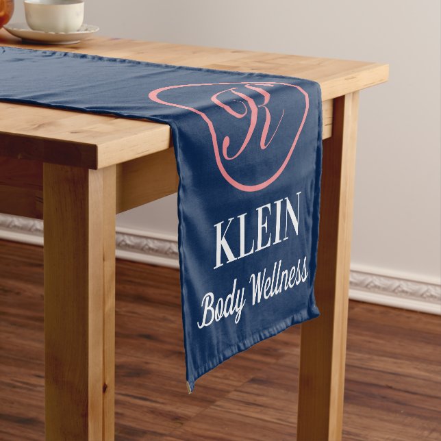 Geschäftstabelle mit Ihrem Logo und Text Kurzer Tischläufer (Beispiel)