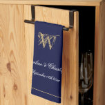 Geschenk für Hochzeitsnacht Geschirrtuch<br><div class="desc">Neu oder Hochzeitsgeschenk Elegant Mit Monogramm erste Personalisierte Braut und Bräuche Namen Navy Blau, Gold und Weiß Küche Handtuch. Perfektes Hochzeitsgeschenk für Neuvermählte, eine gepflegte Erinnerung ihres besonderen Tages oder ein Geschenk für Ihre eigene Zuhause. Klicken Sie auf diese Vorlage personalisieren, um sie mit den Namen, dem Anfangsdatum des Monogramms...</div>