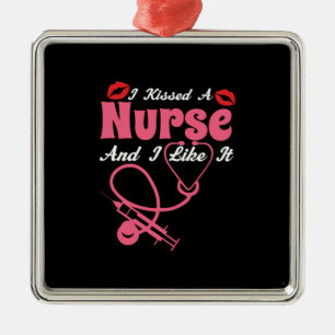 Geschenk für Krankenschwester Ich küsste eine Kr Ornament Aus Metall
