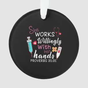 Geschenk für Krankenschwester   Sie arbeitet bewus Ornament