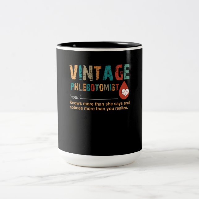 Geschenk für Krankenschwester | Vintager Phlebotom Zweifarbige Tasse (Mittel)