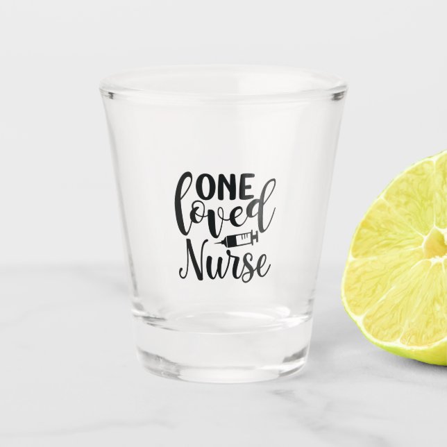 Geschenk für Krankenschwestern Schnapsglas (Vorderseite)