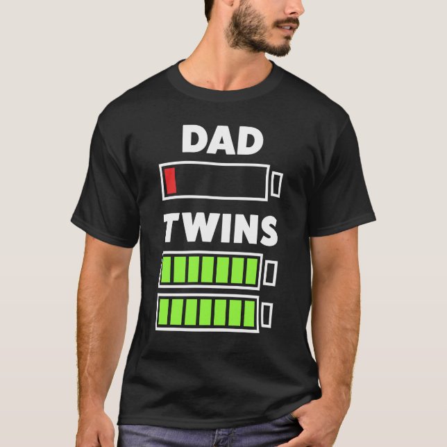 Geschenk für Vater mit Zwillingen T-Shirt (Vorderseite)