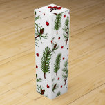 Geschenkbox für Red Berries und Pine Christmas Wei Weinbox<br><div class="desc">Red Berries and Pine Christmas Wine Geschenkbox Creative by Inky_Art Verfügbar in verschiedenen Größen und Stilen Stil: Wein Geschenkbox Dress up any flaschen in einem schönen benutzerdefinierten Weinkasten! So besonders wie das Geschenk selbst – Personalisiere eine Weinschachtel mit deinem eigenen Design für eine Geschenkverpackung, auf die du stolz sein kannst....</div>