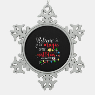 Geschenke der Krankenschwester glauben an die Magi Schneeflocken Zinn-Ornament