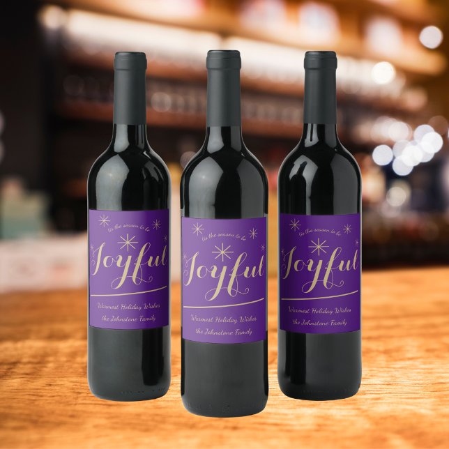 Geschenke geben es die Jahreszeit, um glücklich zu Weinetikett (Make an elegant statement with these custom Joyful purple wine bottle labels.)