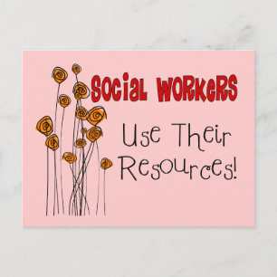 Geschenke und T - Shirt von Sozialarbeitern Postkarte
