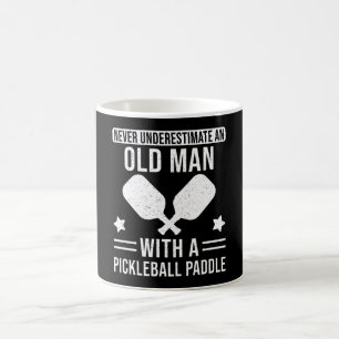 Geschenke von Pickleball unterschätzen niemals ei Kaffeetasse