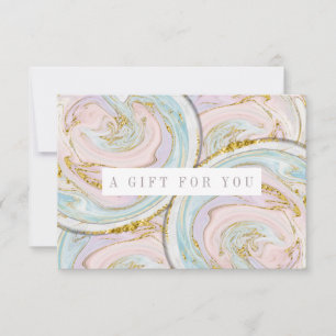 Geschenkgutschein aus lila und blauem Marmor