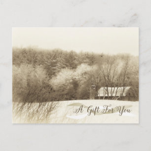 Geschenkgutschein für rustikale Winterlandschaft Postkarte