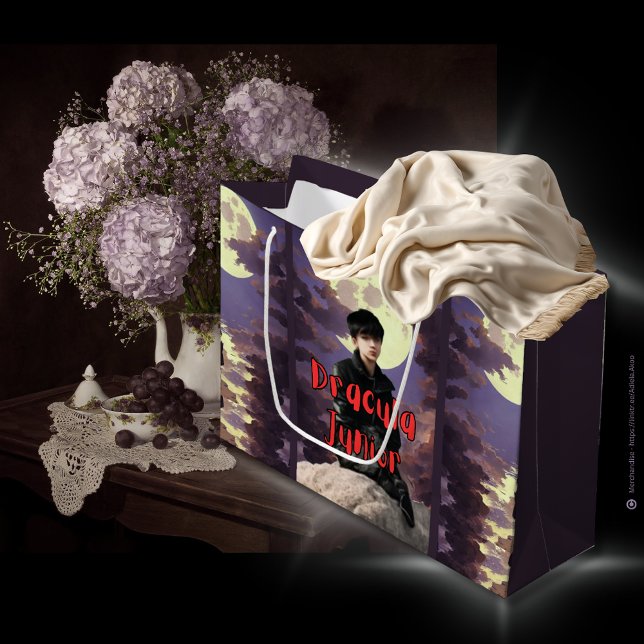 Geschenktasche - Groß - Dracula Junior Große Geschenktüte (DJ Gift Bags designed by Poet Adiela Akoo. Browse my store now for more cool finds & gr8t gift ideas)