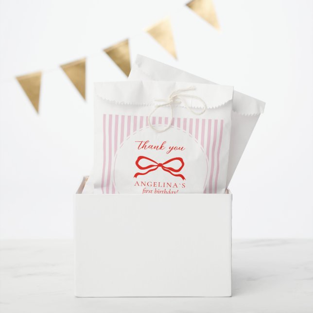 Geschenktüten Eleganter roter Geburtstagsbogen. Geschenktütchen (Party)