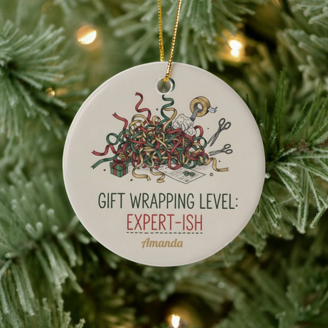 Geschenkverpackung Level Experte-ish Lustiges Weih Keramik Ornament (Baum)