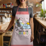 Geschmäcker wie Magic Unicorn Küche Schürze<br><div class="desc">Geschmäcker wie Magic Unicorn Kitchen Schürze - Wenn Sie ein so phantastischer Koch sind, dass Ihr Essen schmeckt wie Zauber. Das ist die perfekte Schürze für Sie. Ein magisches, skurriles Einhorn, das durch Regenbögen und Sterne fliegt. Die Abendzeit got einfach so viel besser. Lassen Sie sich nie verlieren, um Ihre...</div>