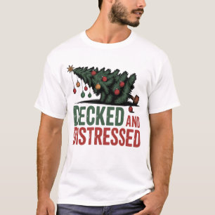 Geschmückt und gestresst Lustiger Weihnachtsbaum T-Shirt